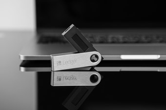 Przechowywanie Ethereum (ETH) - Ledger